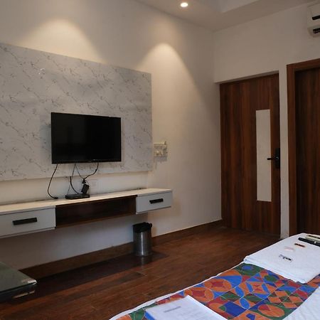 Hotel Elite Sector 45 I Gurgaon Central I Couple Friendly Exterior photo