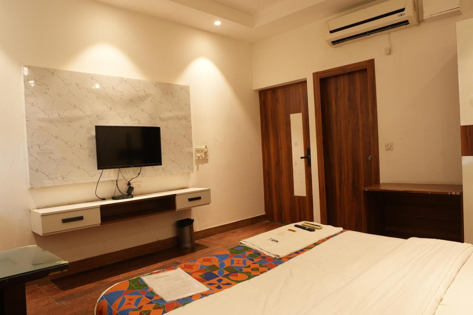Hotel Elite Sector 45 I Gurgaon Central I Couple Friendly Exterior photo